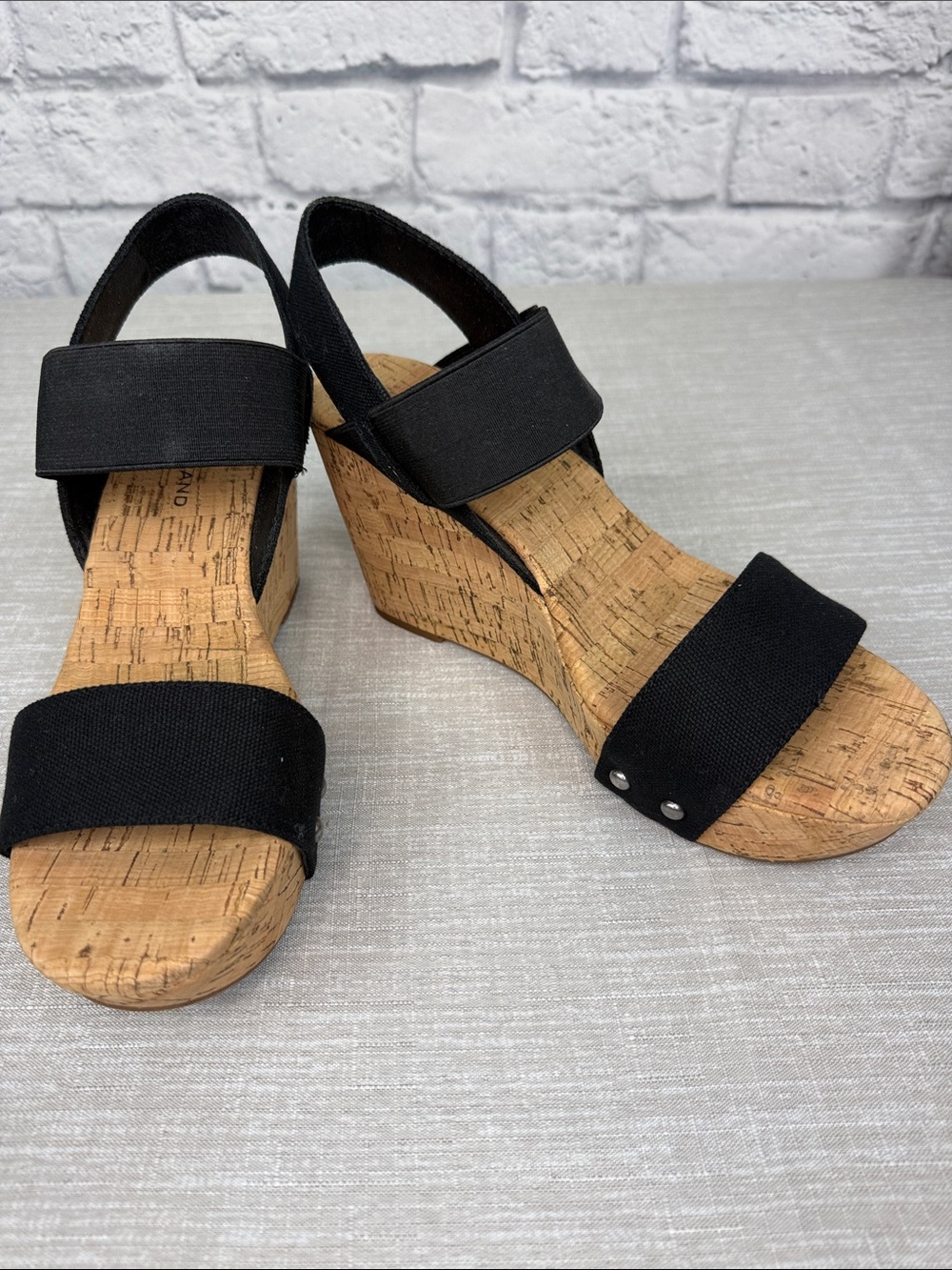 Lucky Brand Wedge Cork Sandler Black Elastic Strap size 7.5